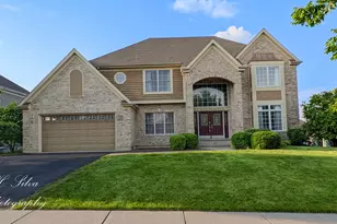 3260 Nottingham Dr, Algonquin, IL 60102 - Photo 1