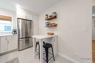 231 Burton St, Grayslake, IL 60030 - Photo 8