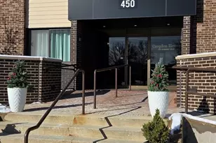 450 Raintree Ct, Glen Ellyn, IL 60137 - Photo 1