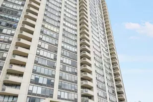 3930 N Pine Grove Ave, Chicago, IL 60613 - Photo 1