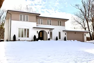 185 Cold Spring Rd, Barrington, IL 60010 - Photo 1