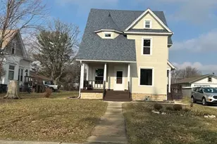 313 E Corning Ave, Peotone, IL 60468 - Photo 1