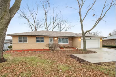 9137 S 88th Avenue S, Hickory Hills, IL 60457 - Photo 1