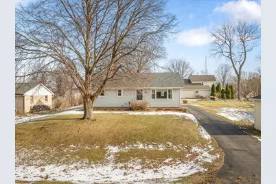 205 N Seward Street, Winnebago, IL 61088 - Photo 1