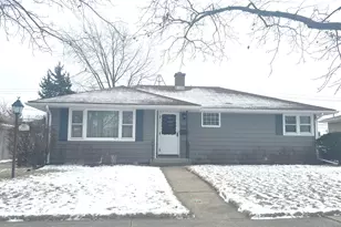 2305 W Grove Ave, Waukegan, IL 60085 - Photo 1
