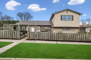 43 S Craig Pl, Lombard, IL 60148 - Photo 1