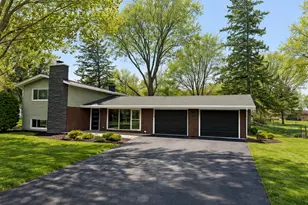 126 Rosedale Ct, Bloomingdale, IL 60108 - Photo 1