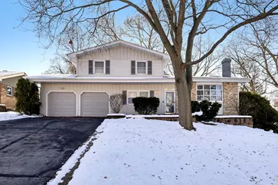 2311 Carriage Lane, Lindenhurst, IL 60046 - Photo 1