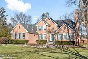 130 Carriage Trail, Barrington, IL 60010 - Photo 1