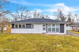 124 Nauvoo St, Park Forest, IL 60466 - Photo 1