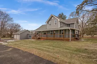 2402 N 41st Rd, Sheridan, IL 60551 - Photo 1