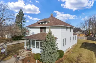 607 W Burbank St, Harvard, IL 60033 - Photo 1