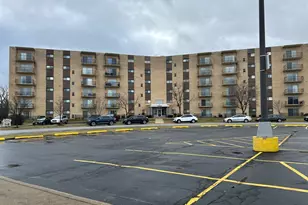 18400 Cherry Creek Dr, Homewood, IL 60430 - Photo 1