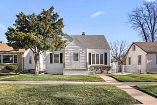 372 S Center Ave, Bradley, IL 60915 - Photo 1