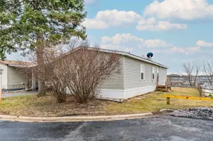 600 Hillcrest Ln, Crystal Lake, IL 60014 - Photo 1