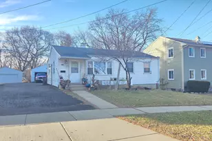 918 Lavoie Ave, Elgin, IL 60120 - Photo 1