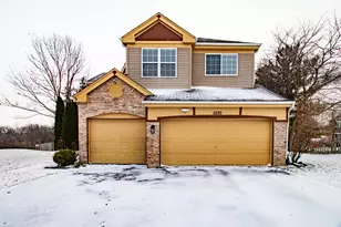 2220 N Hillcrest Ct, Round Lake Beach, IL 60073 - Photo 1