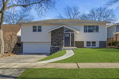 1319 N Chestnut Avenue, Arlington Heights, IL 60004 - Photo 1
