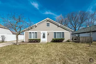 46 Ingleshire Rd, Montgomery, IL 60538 - Photo 1