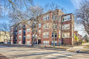 3725 W Byron St, Chicago, IL 60618 - Photo 1