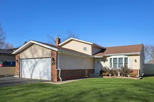 639 W Comstock Ave, Elmhurst, IL 60126 - Photo 1