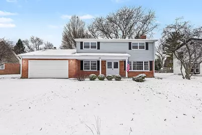 33 S Canterbury Road, Aurora, IL 60506 - Photo 1