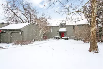 299 Mallard Point Point #D, Lake Barrington, IL 60010 - Photo 1