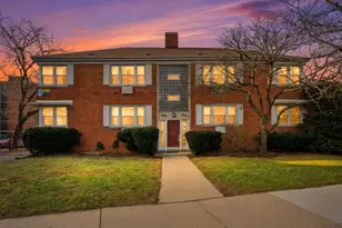 6550 N Ridge Blvd, Chicago, IL 60626 - Photo 1