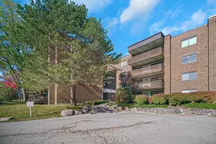 690 Chandler Rd, Gurnee, IL 60031 - Photo 1
