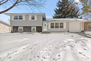 1309 Radcliffe Ln, Schaumburg, IL 60193 - Photo 1