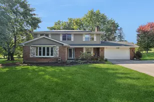 152 S Ela Rd, Barrington, IL 60010 - Photo 1