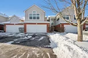 858 Old Checker Rd, Buffalo Grove, IL 60089 - Photo 1