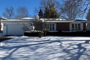 151 Rose Tree Ln, Lindenhurst, IL 60046 - Photo 1