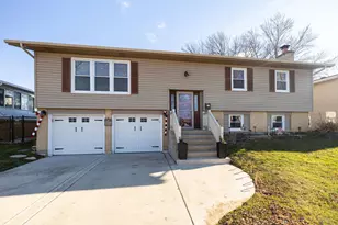 15309 Arroyo Dr, Oak Forest, IL 60452 - Photo 1