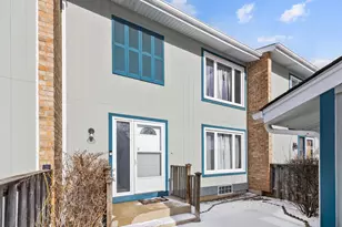 237 Pinewood Ln, Bloomingdale, IL 60108 - Photo 1