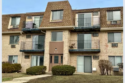 212 Shorewood Drive #2B, Glendale Heights, IL 60139 - Photo 1