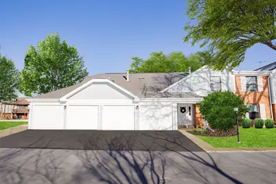 317 Woodbury Court #B1, Schaumburg, IL 60193 - Photo 1