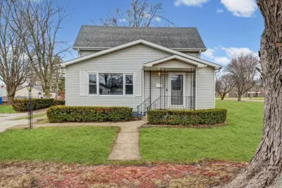 726 E Thompson Avenue, Hoopeston, IL 60942 - Photo 1