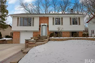 170 Burr Oak Dr, Lake Zurich, IL 60047 - Photo 1