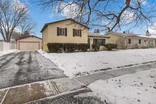 809 Thompson Ave, Winthrop Harbor, IL 60096 - Photo 1