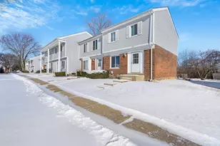 451 Yorkshire Sq, Bolingbrook, IL 60440 - Photo 1