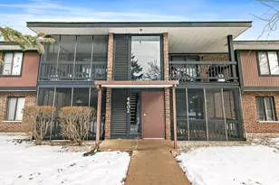 4602 W Northfox Ln, McHenry, IL 60050 - Photo 1