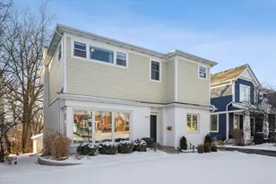 566 S Cedar Ave, Elmhurst, IL 60126 - Photo 1