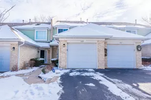 369 Lakeview Cir, Bolingbrook, IL 60440 - Photo 1