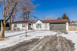 610 W Wegner Rd, McHenry, IL 60051 - Photo 1