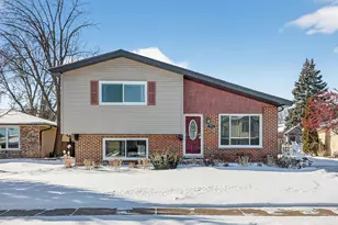992 Navajo St, Carol Stream, IL 60188 - Photo 1