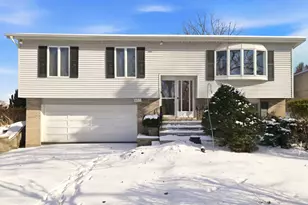 8815 S 83rd Ct, Hickory Hills, IL 60457 - Photo 1