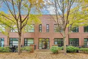 2105 W Concord Pl, Chicago, IL 60647 - Photo 1