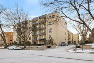 221 N Kenilworth Ave, Oak Park, IL 60302 - Photo 1