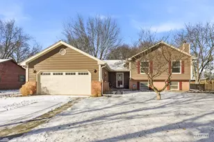 1107 S Wells St, Sandwich, IL 60548 - Photo 1